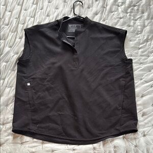 FIGS Rafaela Scrub Top in Black size S